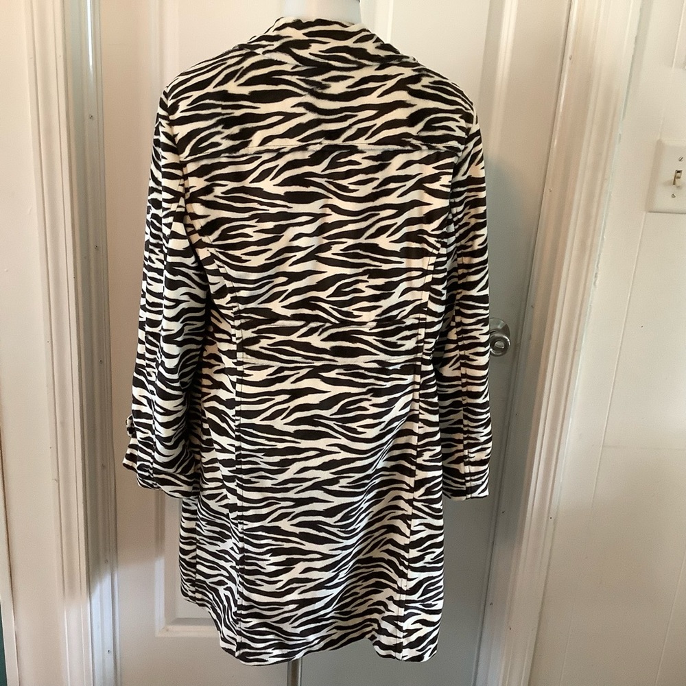 Gallery Zebra Print Long Coat Size Large - image 3